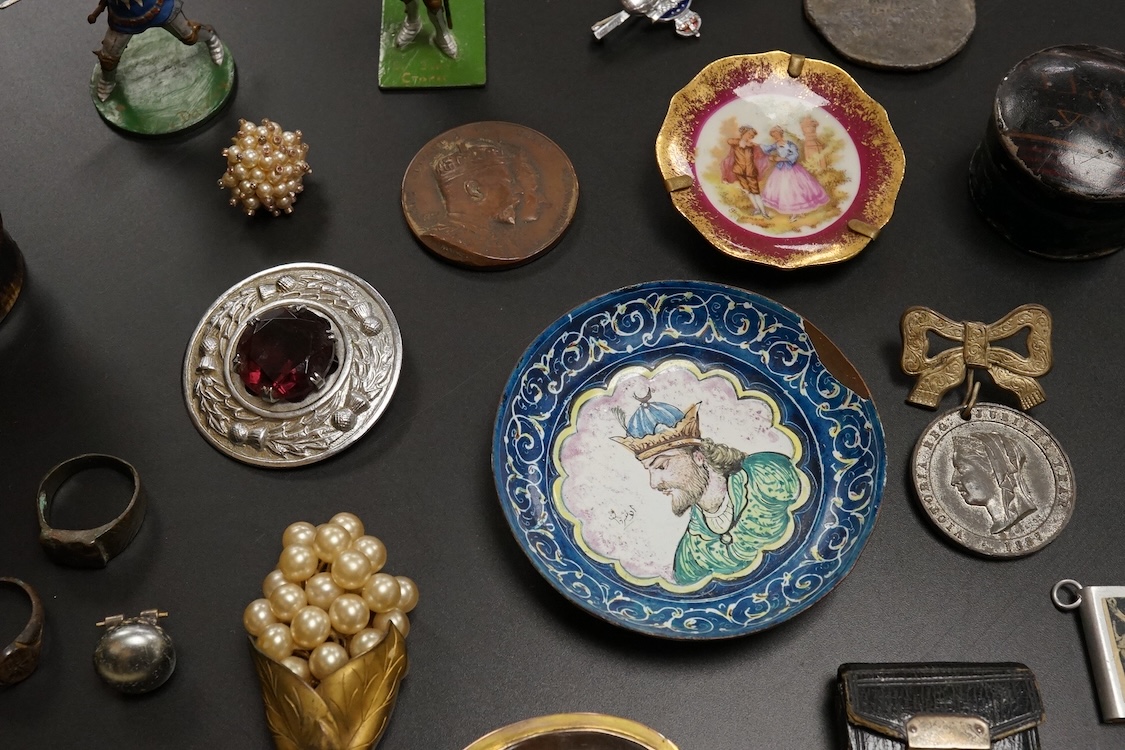 Objects of vertu and medals, including two Paris porcelain painted brooches, a leather cased almanac for 1827 and a painted ‘I Love You’ metal patch box